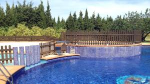 Bazén v ubytovaní Golden Beach 205 alebo v jeho blízkosti
