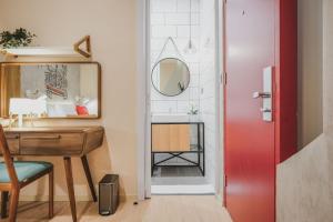 Φωτογραφία από το άλμπουμ του RedDoorz Plus @ Thamrin στην Τζακάρτα