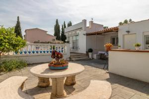 Fotografie z fotogalerie ubytování Goldhome - Montgri - Piscina climatizada v destinaci Empuriabrava