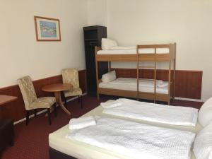 Gallery image of Hotel-Pension Adamshof in Berlin +35 photos