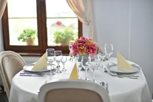 Galeriebild der Unterkunft Pensiunea Castania - Pensiune cu piscina la munte in Polovragi