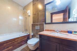 Koupelna v ubytování Lalinn Hotel
