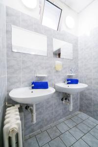 A bathroom at Hostel Sinkule