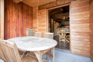 贝桑Chalet l'aubépine résidence B&B的相册照片
