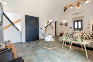 Gallery image of Aurum in Kamari +34 photos