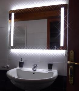 Koupelna v ubytování Giudei House Bologna + 29 fotografií