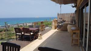 Jaffa Family Penthouse, sea front , 3BR, 2BA, 발코니 또는 테라스