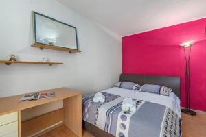 Posteľ alebo postele v izbe v ubytovaní Apartment Sanja near the Beach and Center