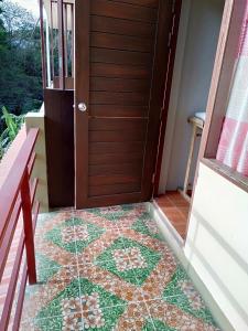 Rõdu või terrass majutusasutuses Chandra Hostel Koh Tao