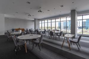 Restoran või mõni muu söögikoht majutusasutuses Studio One Hotel