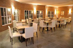 A restaurant or other place to eat at La Barraca Resort