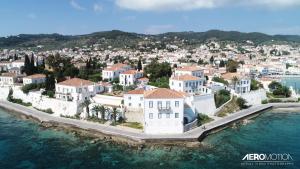 Gallery image of Spacious Villa with private garden and BBQ in Spetses