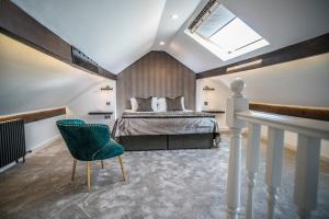 Gallery image of Arthur's Bar & Accommodation in Southport +54 photos