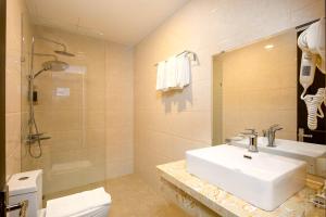 Koupelna v ubytování Roliva Hotel & Apartment Danang