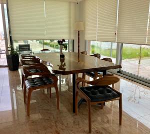 Khu vực ghế ngồi tại Fishta Hotel & Apartments