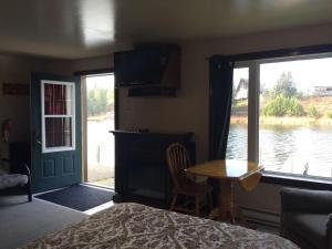 Sauble River Marina and Lodge Resort