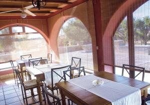 Restaurace v ubytování Casa Rural La Torrecilla con PISCINA PRIVADA