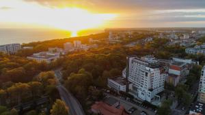 Pohľad na východ alebo západ slnka z apartmánového hotela alebo blízkeho okolia