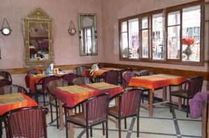 Hotel Atlas Ouarzazate 레스토랑 또는 맛집