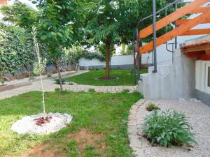 Zahrada ubytování Apartments Marija