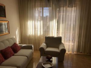 A seating area at La Gardenia