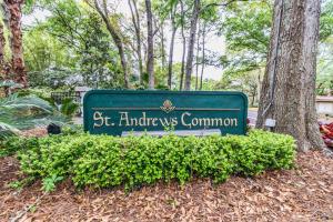 a sign for the st illinois commons common at Saint Andrews Common 1774 in Hilton Head Island
