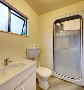 Kúpeľňa v ubytovaní Rayland Epsom Motel