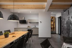 A cozinha ou cozinha compacta de Modern Villa 55 with Pool and Spa