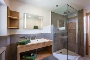Koupelna v ubytování Ferienwohnung Lehenhof + 23 fotografií