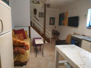 Gallery image of Studio Apt Great Location Heart of Downtown District in Haifa