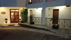 Gallery image of Grekis Beach Hotel and Apartments in Petalidi