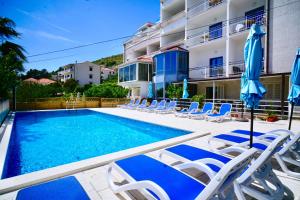 Bazén v ubytování Hotel Bavaria Trogir nebo v jeho okolí