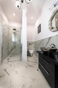 Ένα μπάνιο στο Moonlight Apartament
