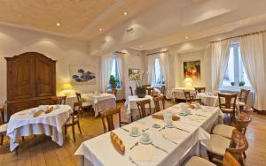 Posedenie v ubytovaní Hotel Restaurant Auberge Metzger