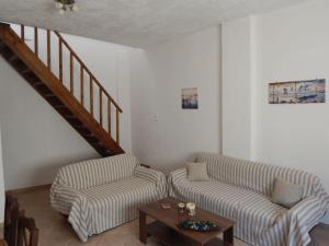 Kép Loft House by the Sea!! szállásáról Kapetanianában a galériában