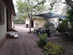 A garden outside Villas Chinara