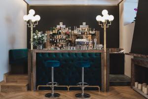Lounge nebo bar v ubytování Hotel Adria