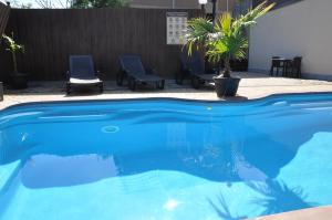 Piscina a Guest House Tavr o a prop