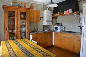 A kitchen or kitchenette at La rotonda de Llívia