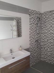 A bathroom at b&b nonna silvia