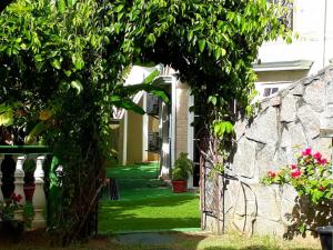 Zahrada ubytování Hibiscus House Seychelles Self Catering