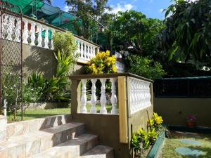 Zahrada ubytování Hibiscus House Seychelles Self Catering