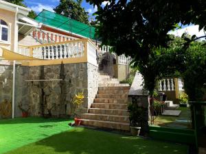 Zahrada ubytování Hibiscus House Seychelles Self Catering