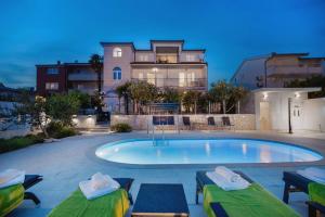 Gallery image of Apartments Katarina with swimming pool in Stobreč