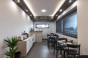 A kitchen or kitchenette at Sicilia Bedda B&B