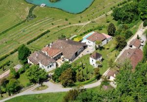 an aerial view of a house in a field at Domaine de Saint-Géry - Teritoria in Lascabanes