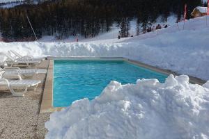Swimmingpoolen hos eller tæt på Le Skisud T3 sur les pistes - Puy St Vincent 1800 Massif de Ecrins