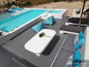 Bazén v ubytovaní Santoxenia luxury villa alebo v jeho blízkosti