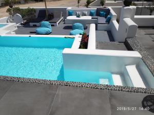 Bazén v ubytovaní Santoxenia luxury villa alebo v jeho blízkosti