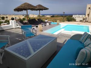 Bazén v ubytovaní Santoxenia luxury villa alebo v jeho blízkosti